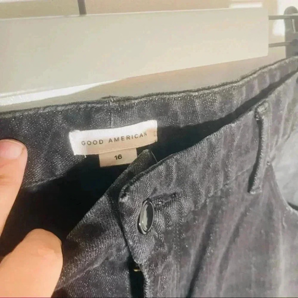 Good American Good Vintage Faux Leather Piecing Jeans in Black - Picture 7 of 7